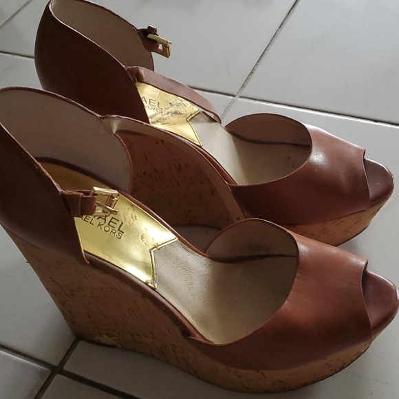 Michael Kors platforms - Picture 3 of 4